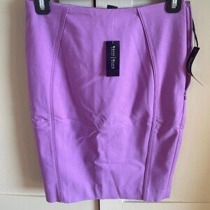 NWT - Gorgeous White House Black Market skirt, size 4P